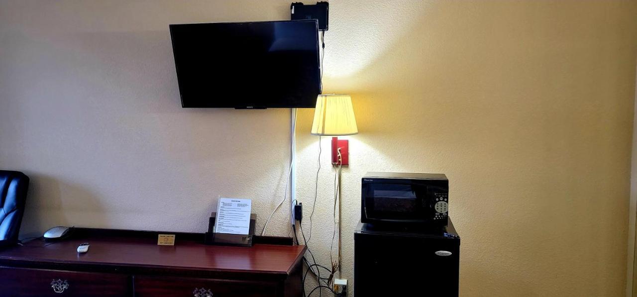 Regency Travel Inn Hayti Esterno foto
