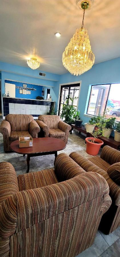 Regency Travel Inn Hayti Esterno foto