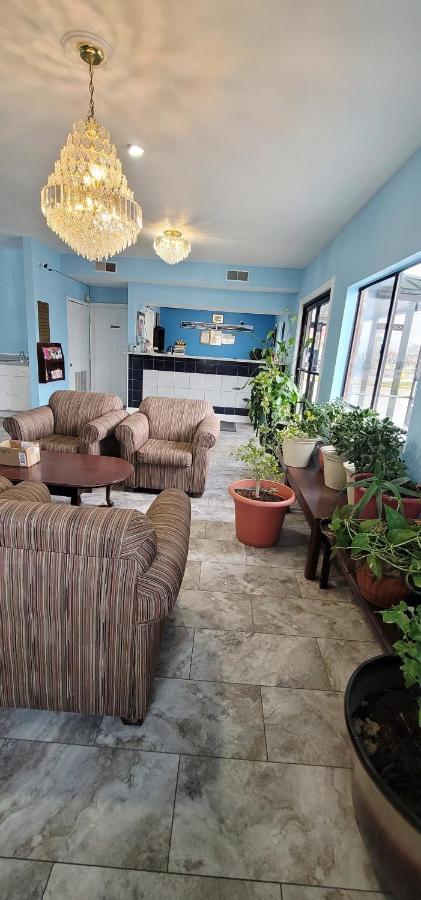 Regency Travel Inn Hayti Esterno foto
